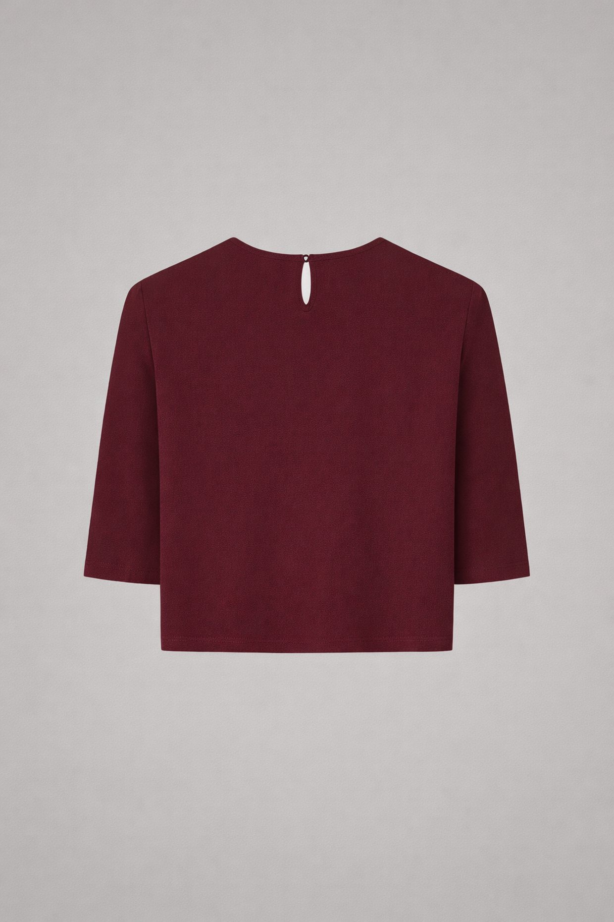 Short burgundy boxy T-shirt with shoulder pads. - Image 5