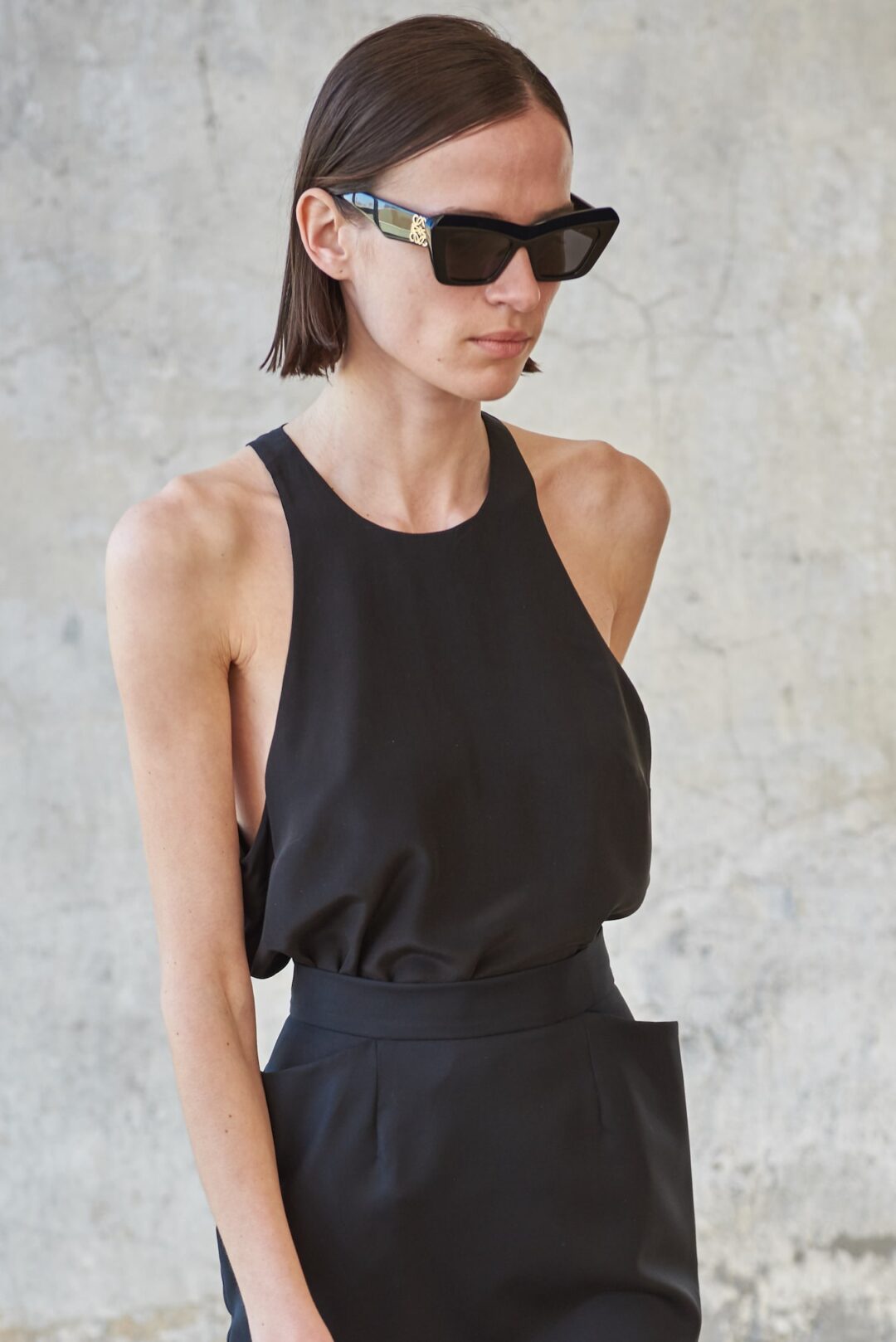 Black pencil wool skirt with pockets, 7/8 length - Image 2