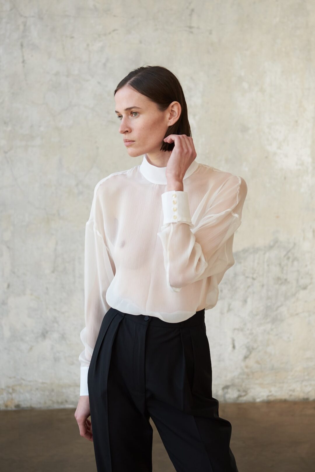 Black women’s high-waisted trousers with pleats - Image 7