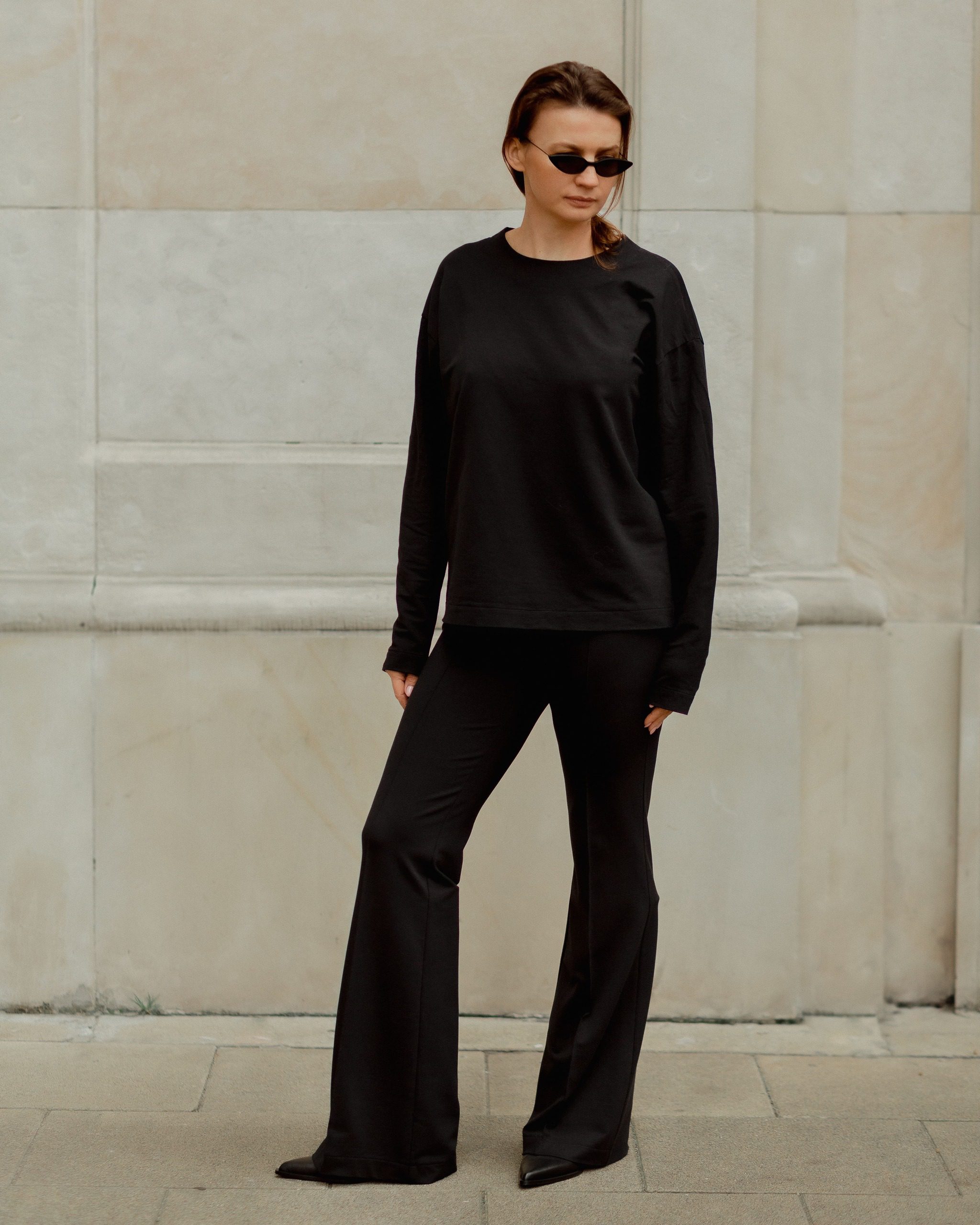 Elegant women’s viscose sweatpants in black - Image 2