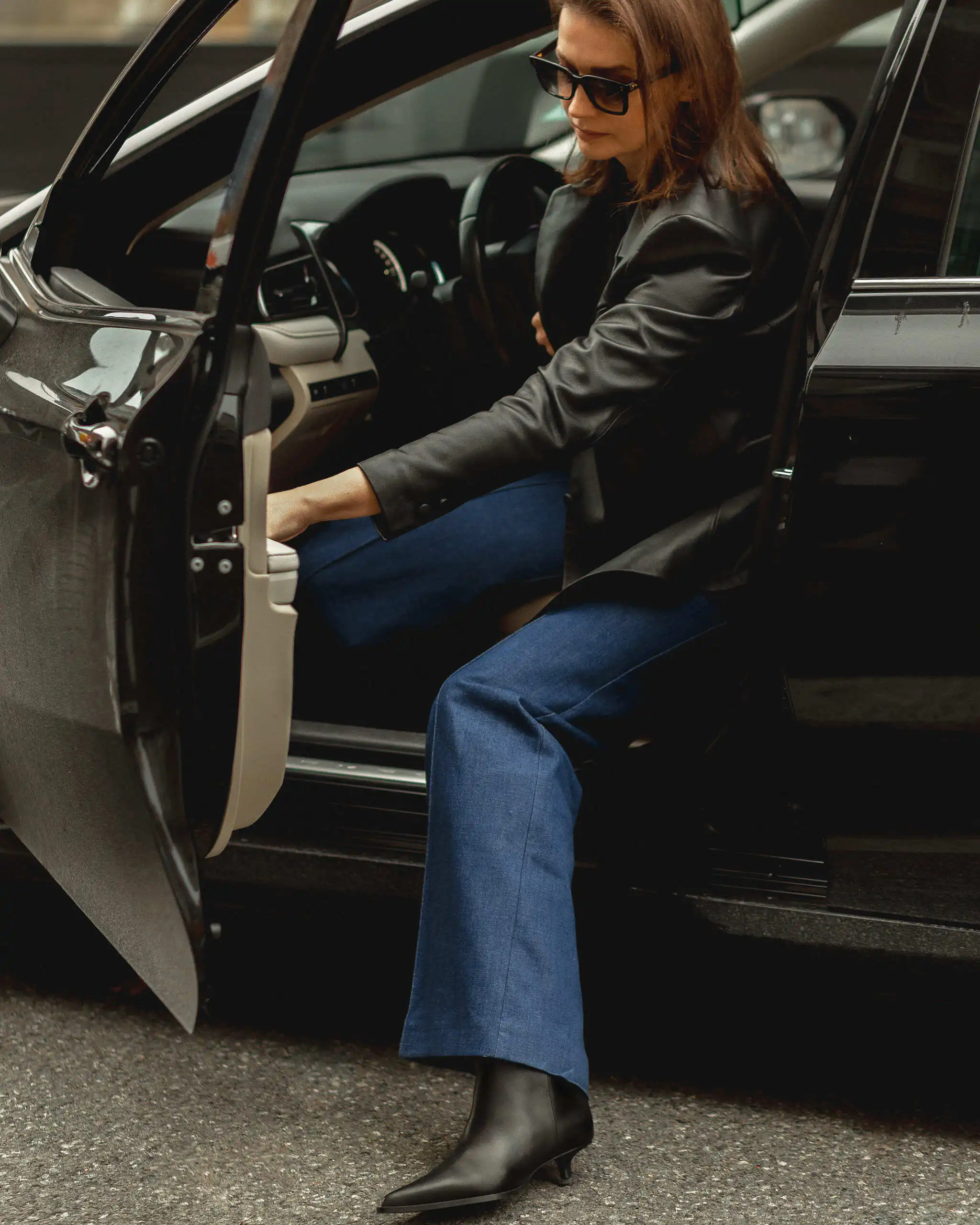 Jeansy damskie z rozszerzanymi nogawkami VICTORIA pants - obrazek 3