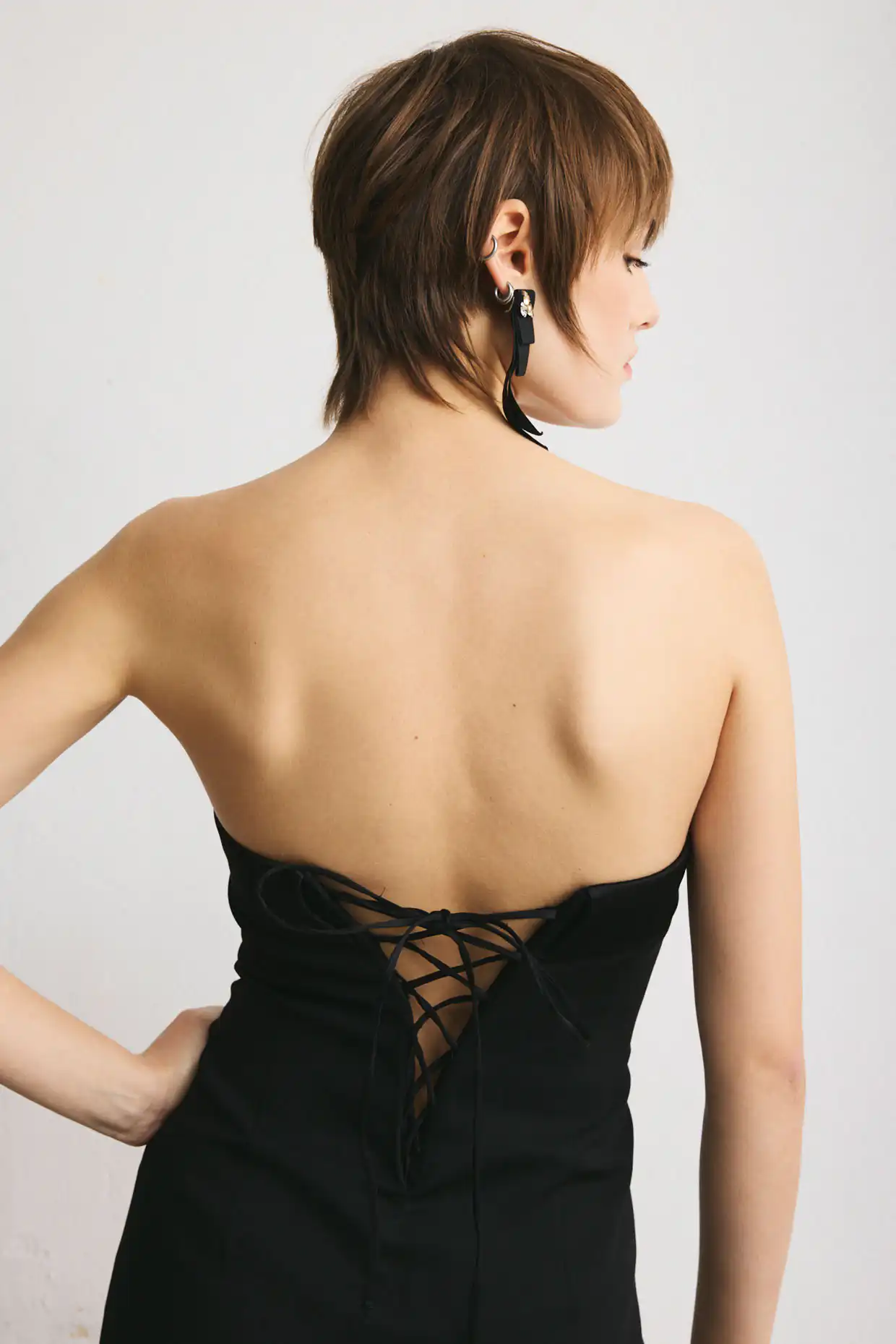 Long black corset dress with pockets - Image 4