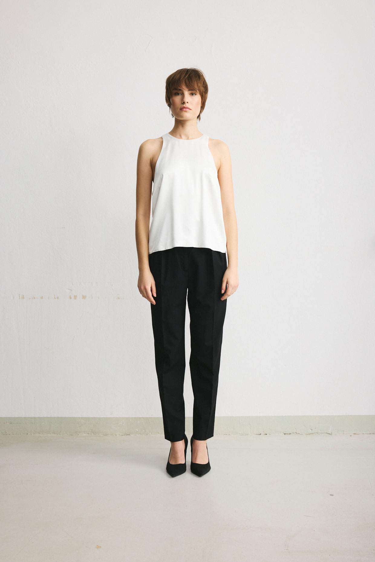 White double-layer satin viscose tank top - Image 2