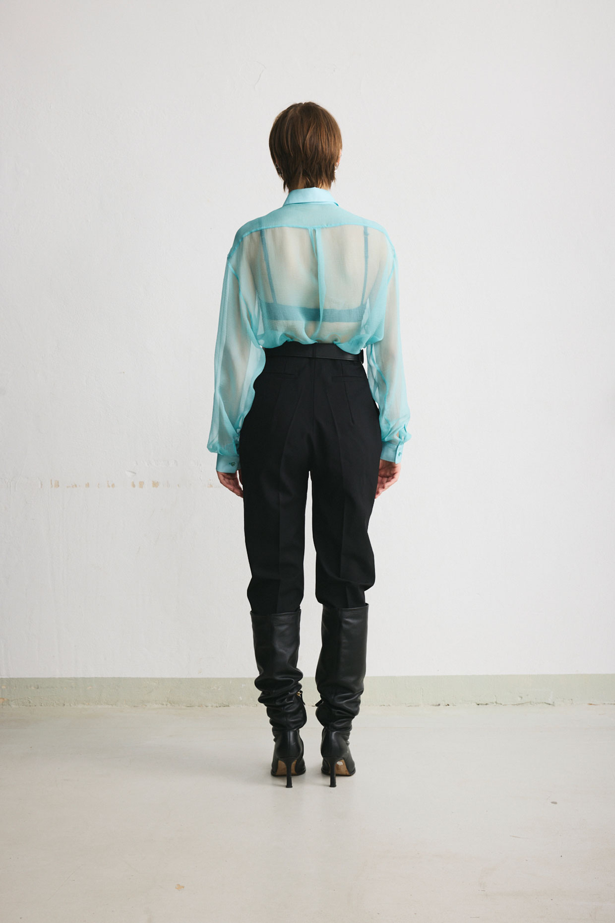 Black women’s high-waisted trousers with pleats - Image 3