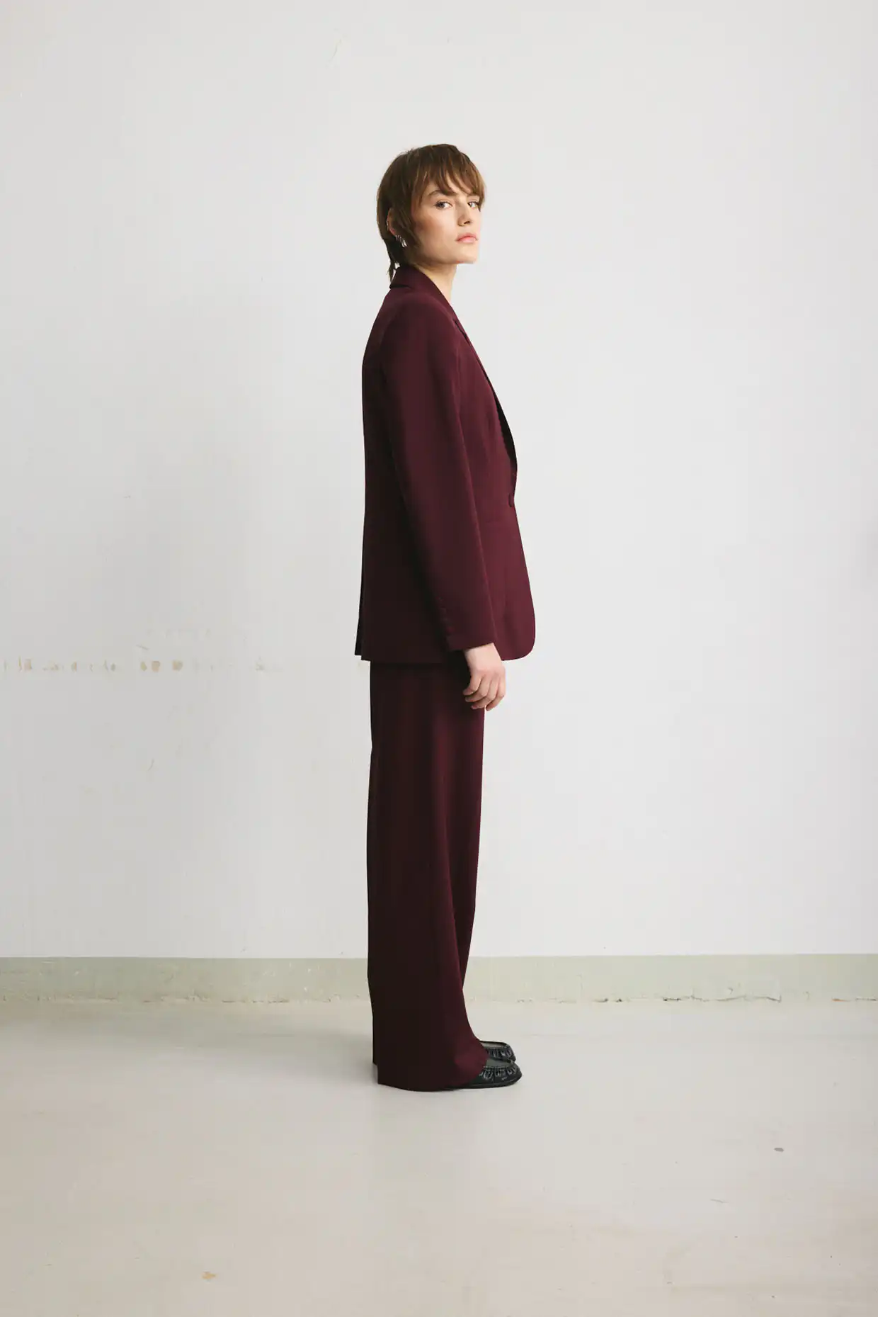 Burgundy tailored wool blazer by FUSSÉT - Image 4