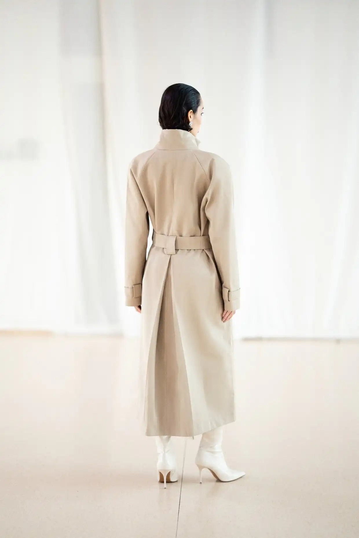 MILANO long beige raglan trench coat with a stand-up collar - Image 2